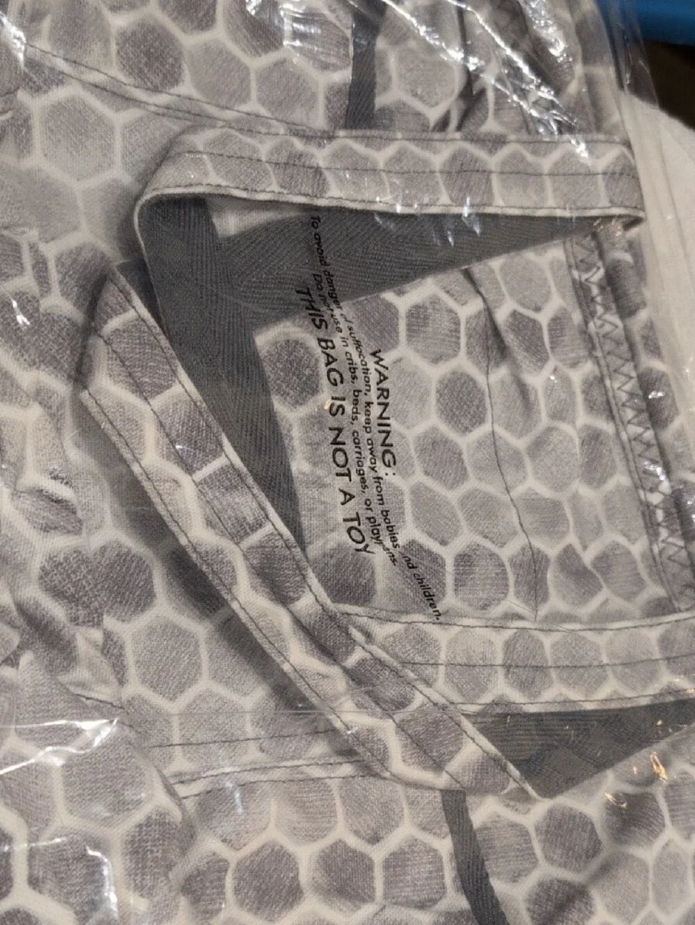 thirty-one Retro Metro Crossbody Bag in Gray Stepping Stones